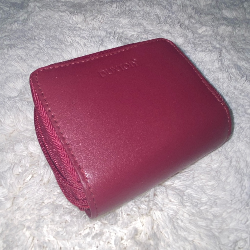 Buxton zip around wallet